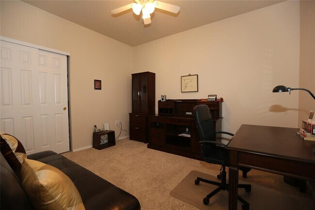 Building Photo - 233 Bonham Loop