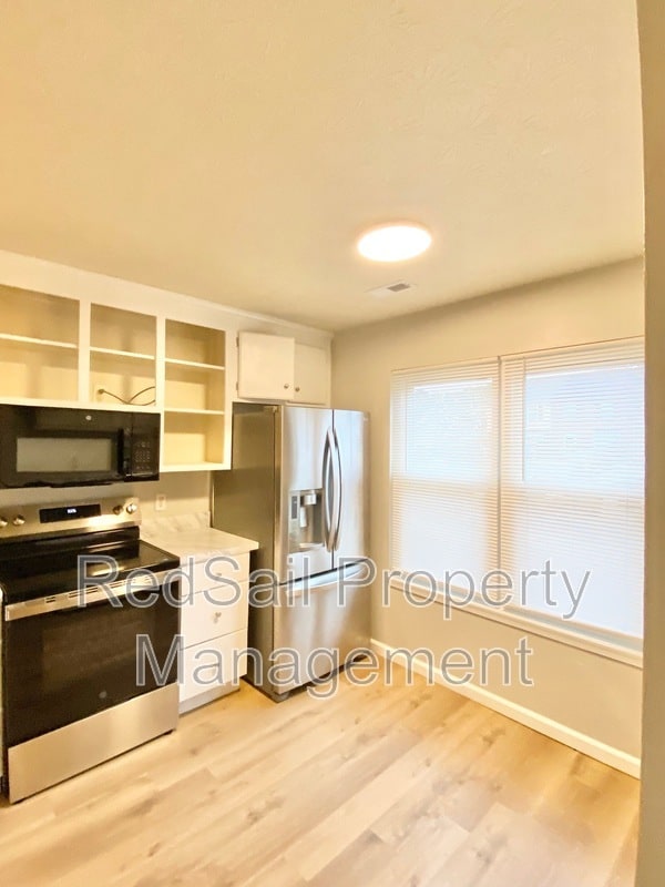 Foto del edificio - 8 Terri Sue Ct