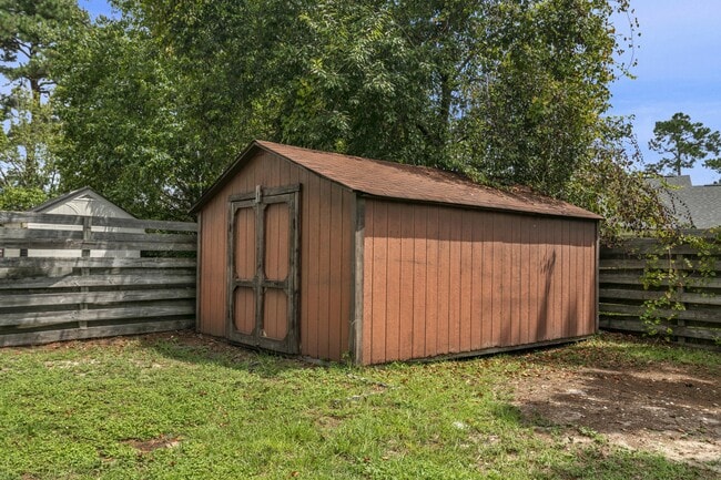 Building Photo - 781 Madison Dr