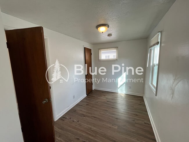 Building Photo - 1324 S 4th Ave