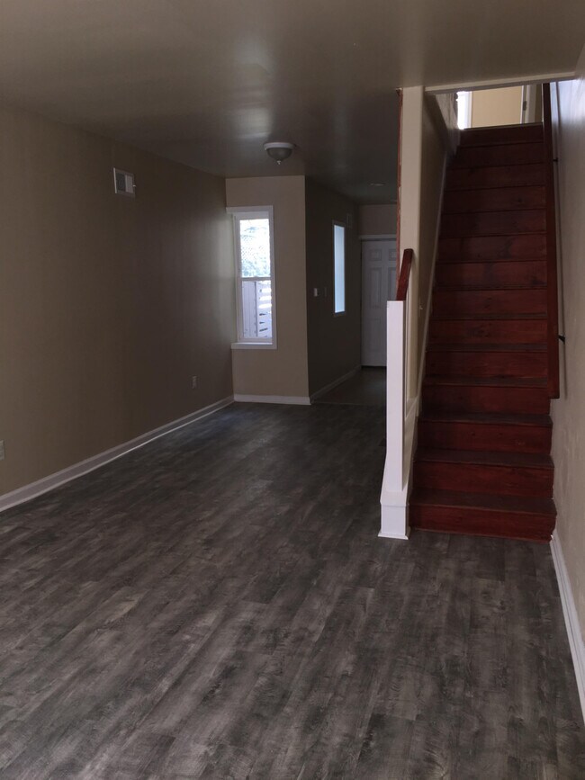 Photo - 19 E Ashmead St House