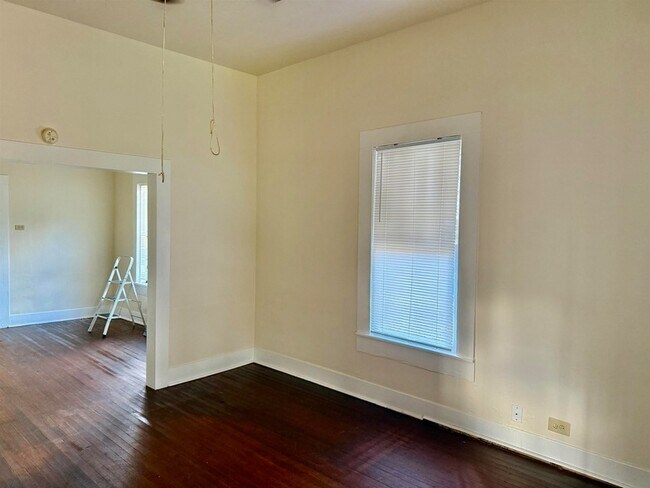 Foto del edificio - 470 S 3rd St