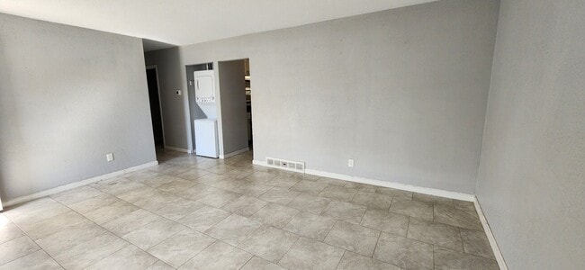 Foto del edificio - Long Realty & Property Management - Dual K...