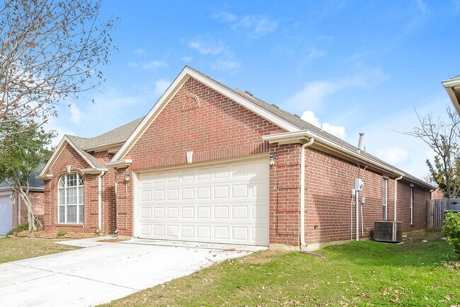 Building Photo - 802 Lake Bridge Dr