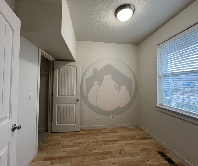 Building Photo - Keizer House-