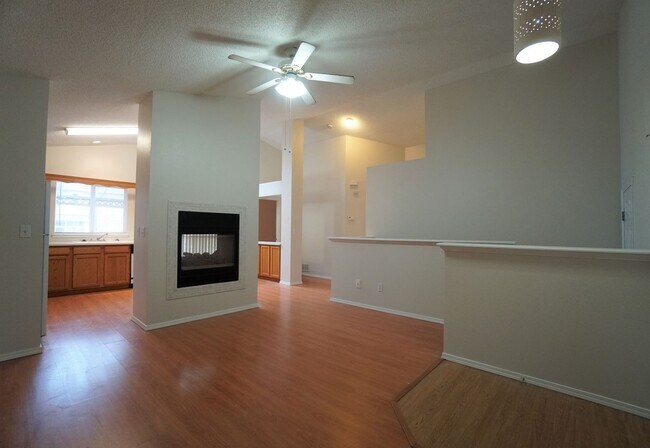 Foto del edificio - 6151 Bow River Dr