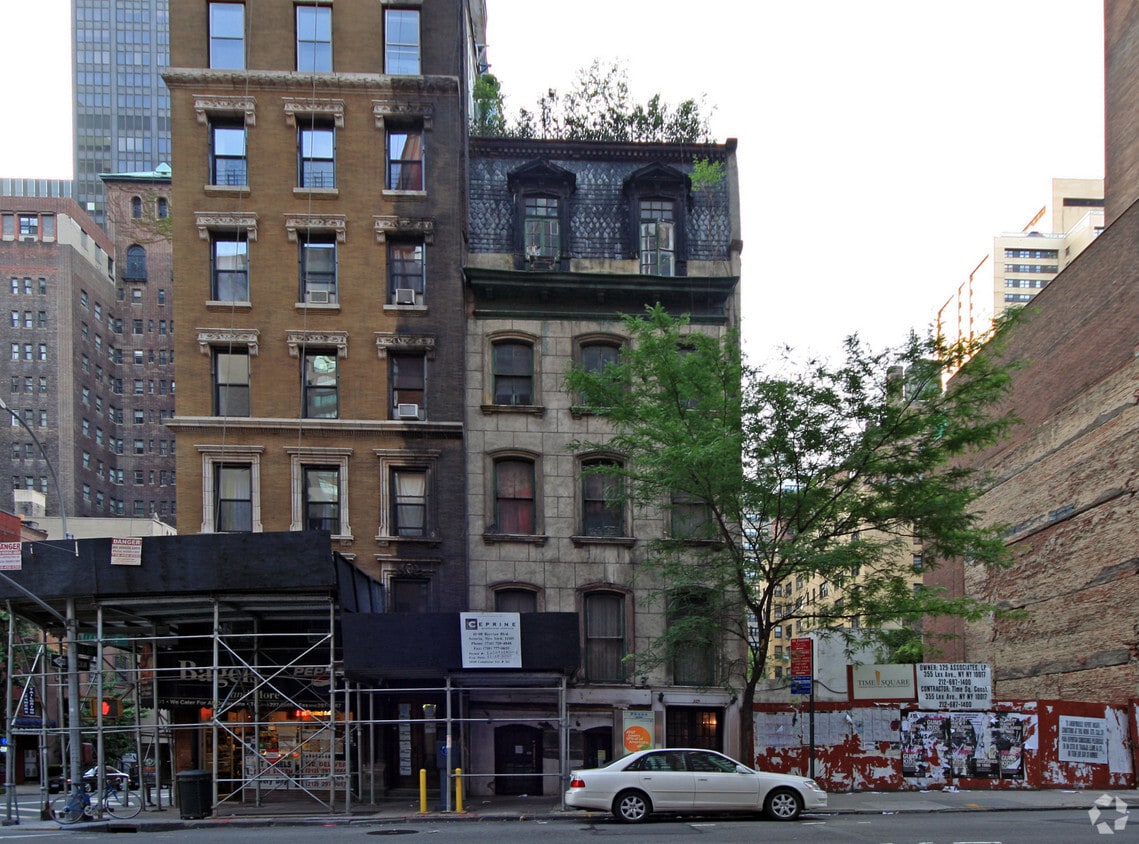 Building Photo - 329 Lexington Ave