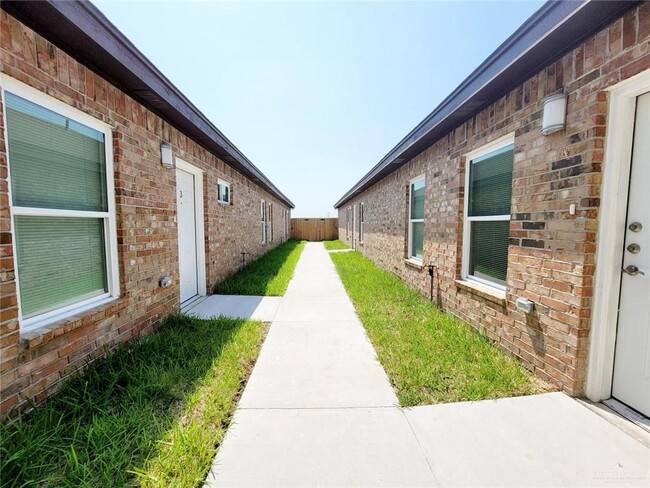Building Photo - 1809 Cari Nicole Ave