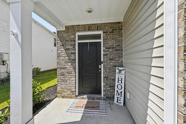 Foto del edificio - 111 Blossom Wood Ln