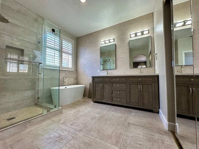 Building Photo - Charming & Fully Updated Home in Desirable Santa Clara