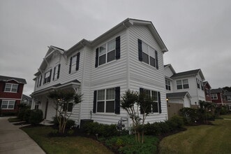 Building Photo - 2421 Leytonstone Dr