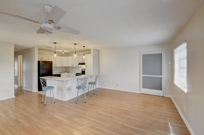 Building Photo - 2305 Lowson Blvd
