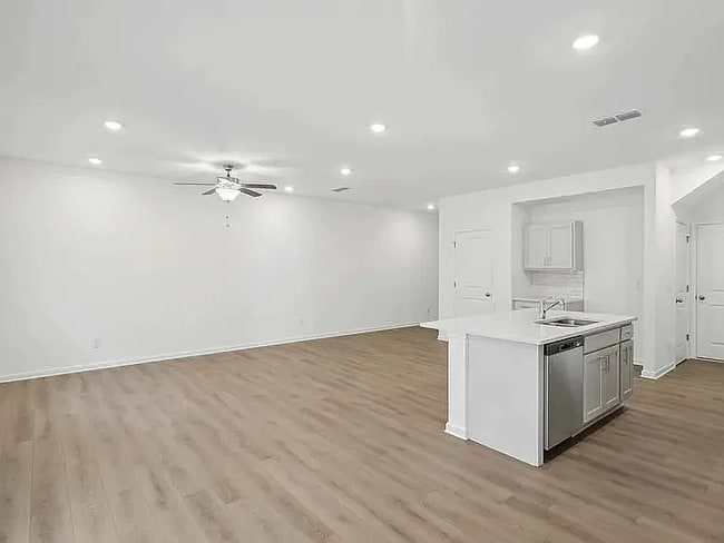Building Photo - 5365 Frontier Ct