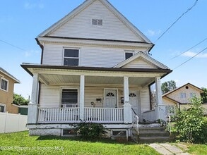 Building Photo - 1315 Farr St
