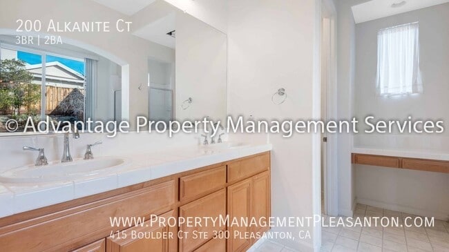 Foto del edificio - 200 Alkanite Ct