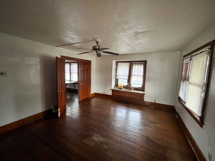 3 Bedroom 2 bath house. Burton. House Rental in Burton, MI