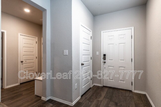Building Photo - 266 Jaycen Ln