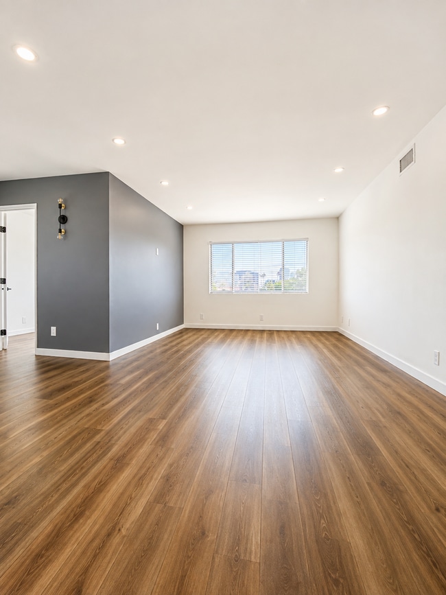 Interior Photo - 212 S Arnaz Dr