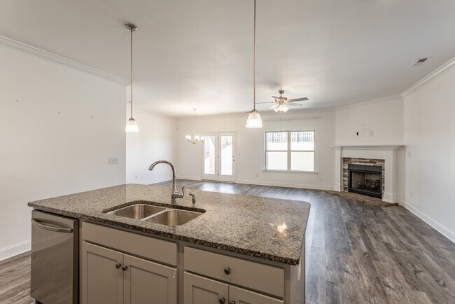 Building Photo - 308 River Rock Dr