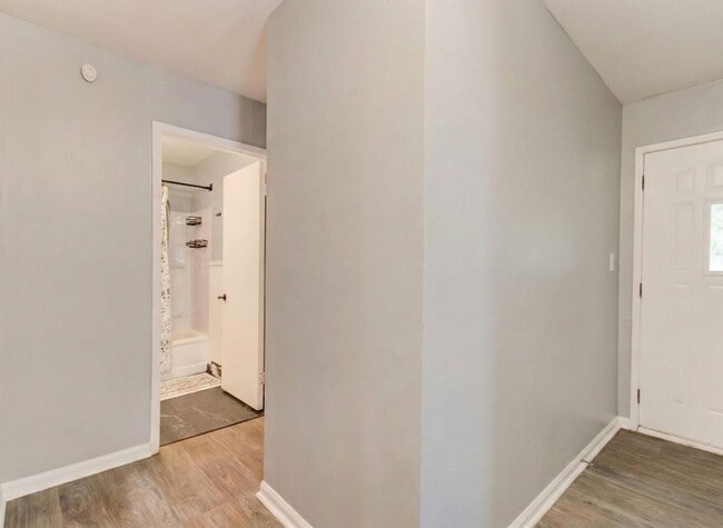 Building Photo - Turn-Key Ranch in Oak Park!