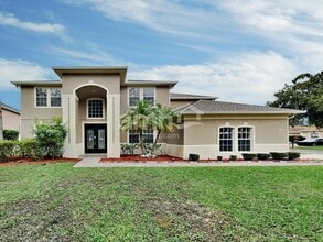 Building Photo - 2300 Treetop Ln