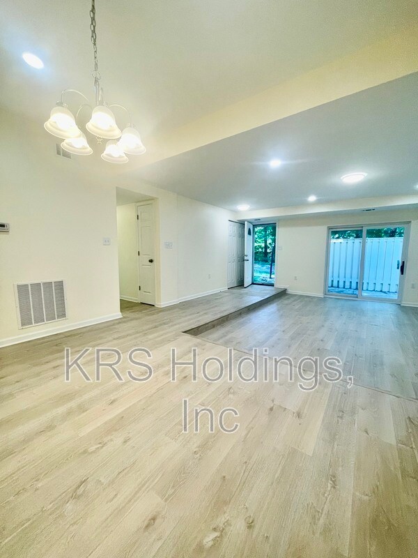 Foto del edificio - 7214 Jillspring Ct