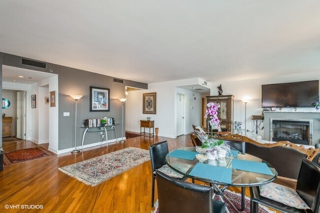 Building Photo - 130 N Garland Ct