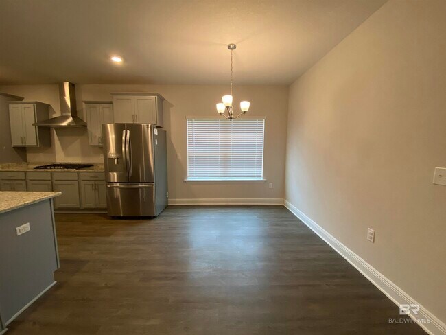 Building Photo - 31240 Semper Dr