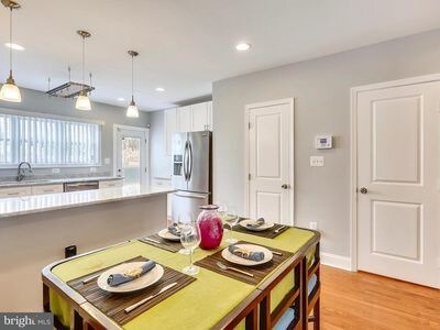 Foto del edificio - 653 Hamilton St NW