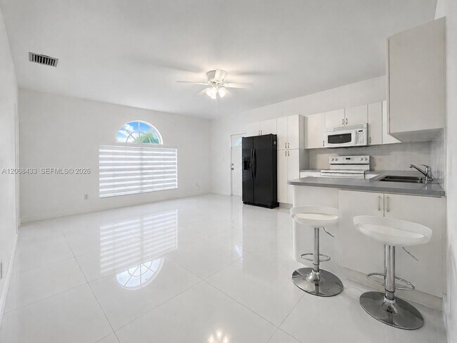 Foto del edificio - 14180 SW 8th Terrace