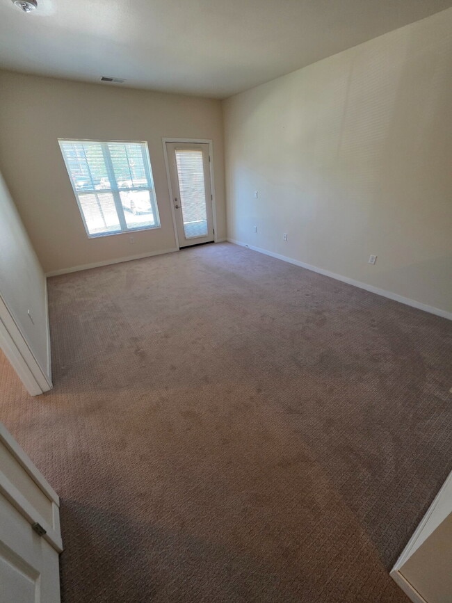 Foto del edificio - *HANDICAP ACCESSIBLE UNIT* 1 Bedroom | 1 B...