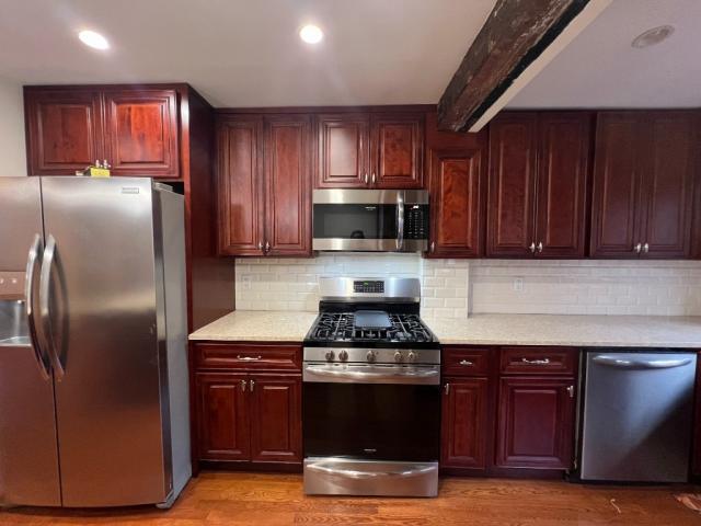 Foto del edificio - 2 bedroom in SUNNYSIDE NY 11104