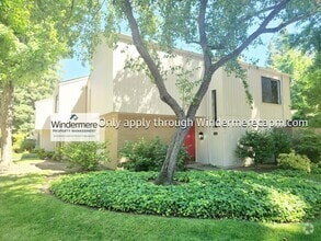 Building Photo - 1311 Vanderbilt Way