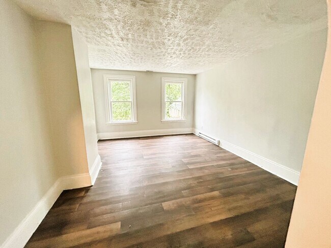 Foto del edificio - 7705 Star Ave