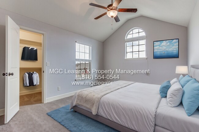Foto del edificio - This Townhome Has Something for Everyone