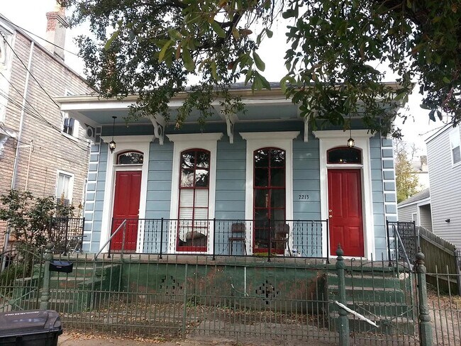 Building Photo - 2213 Baronne St