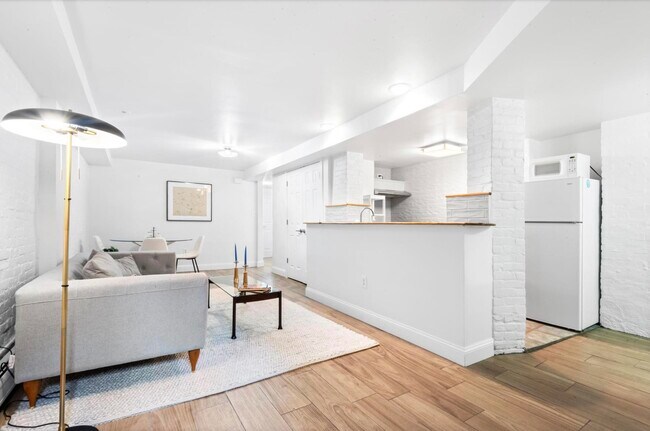 Building Photo - 1225 Garden St