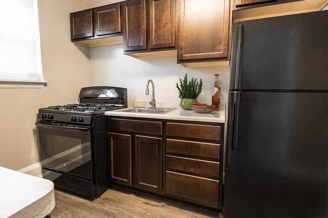 Building Photo - Mount Ridge Apartments