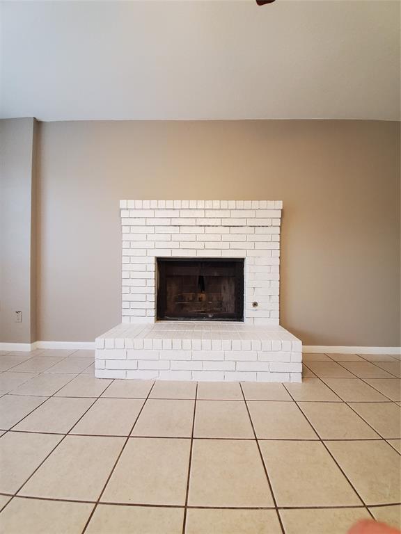 Building Photo - 9008 Sanger Dr