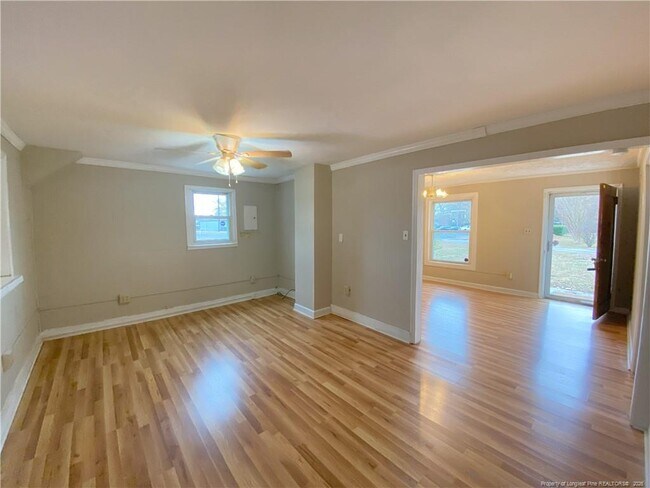 Foto del edificio - 2245 Chalmers Dr