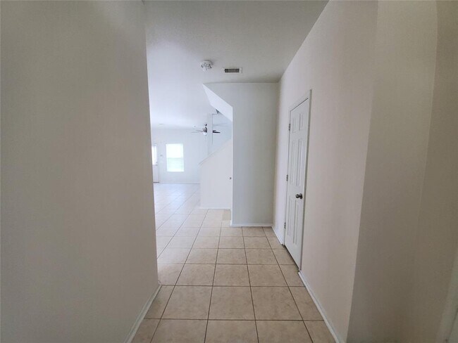 Building Photo - 6311 Scotchwood Dr