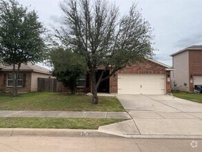 Building Photo - 10009 Iron Ridge Dr