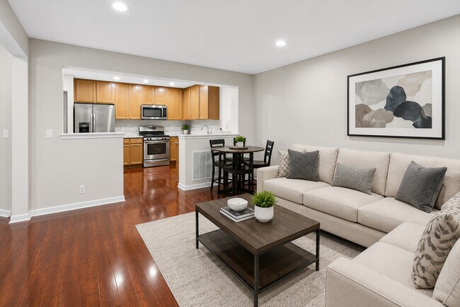 Foto del edificio - 3250 Cool Springs Ct