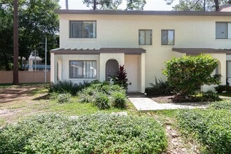 Building Photo - 2635 SW 35th Pl