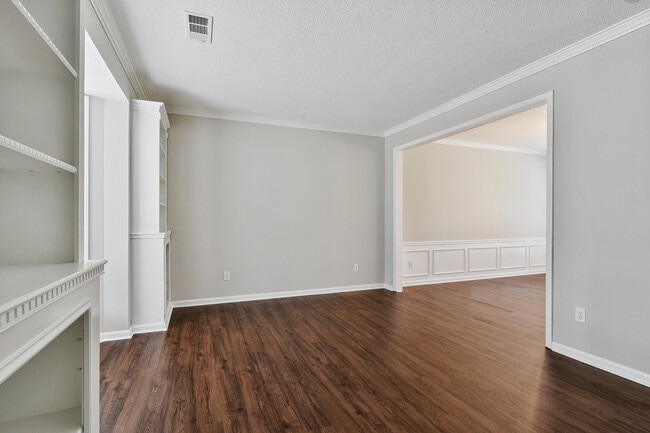 Building Photo - 2655 Traywick Chase