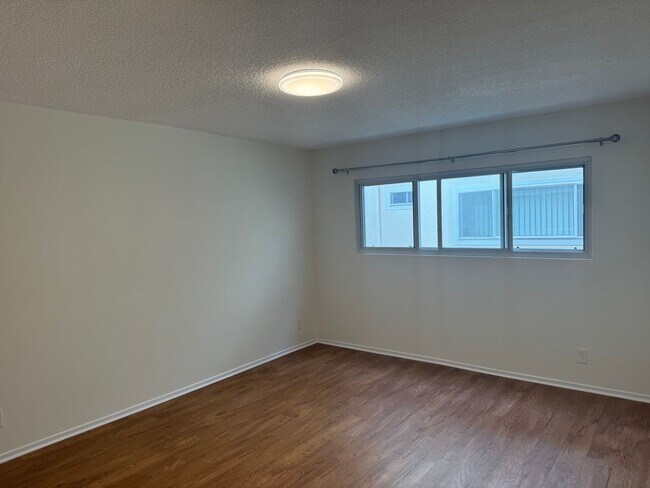 Building Photo - Large and newly renovated 2+2 Condo in PDR...