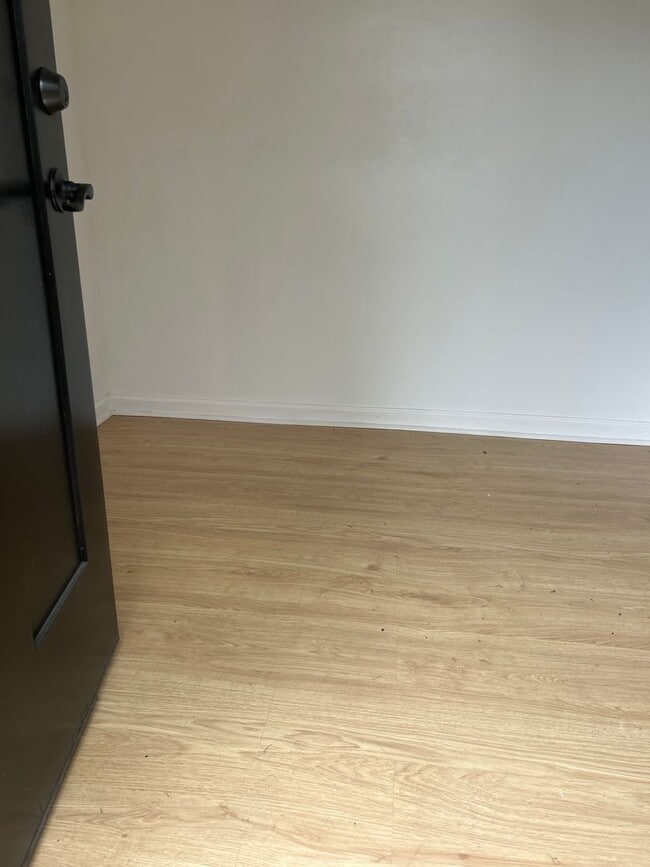 Building Photo - 610 Hunter St