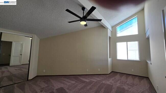 Foto del edificio - 39623 Embarcadero Terrace