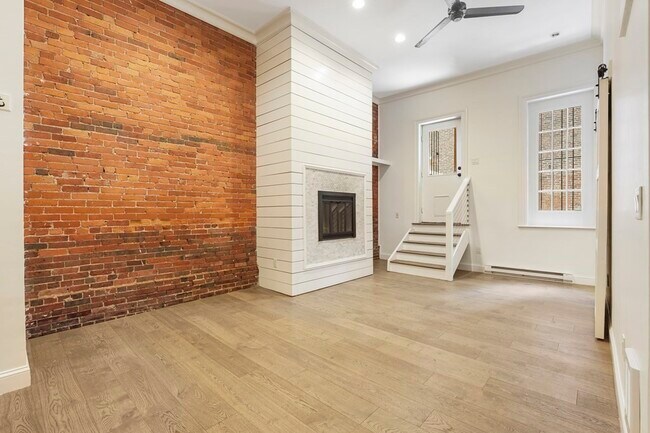 Building Photo - 565 Columbus Ave