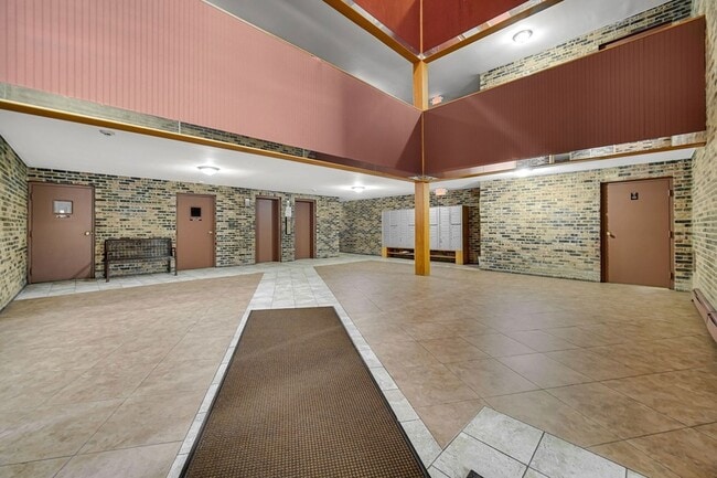 Foto del edificio - 8936 N Parkside Ave